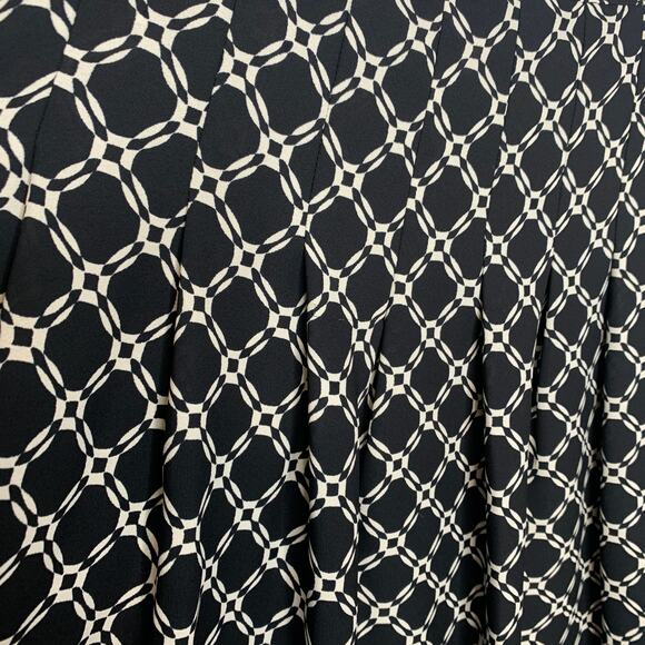 NwT Talbots Black White Geometric Skirt Full Pleated Sz 12 - Picture 3 of 5